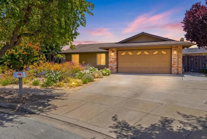 12918 Kennedy Circle, Salinas, California 93906