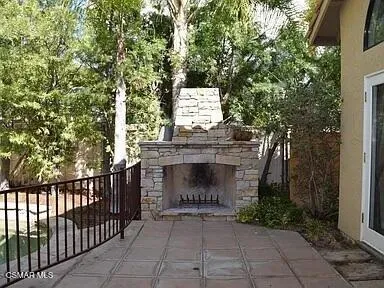 COTTONWOOD OUTDOOR FIREPLACE