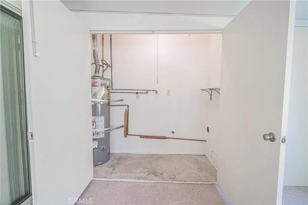 area for washer/dryer