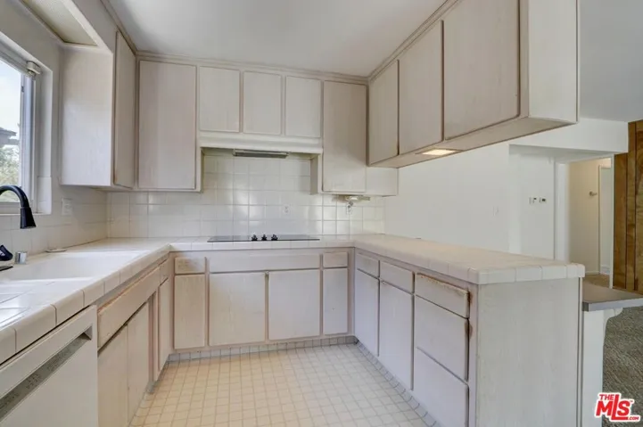 6840 Sausalito Avenue, West Hills, California 91307