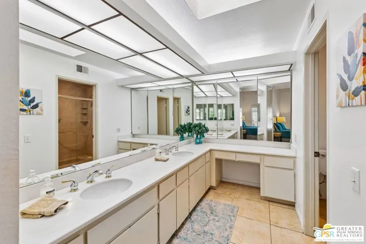 2671 N Whitewater Club Drive, Palm Springs, California 92262