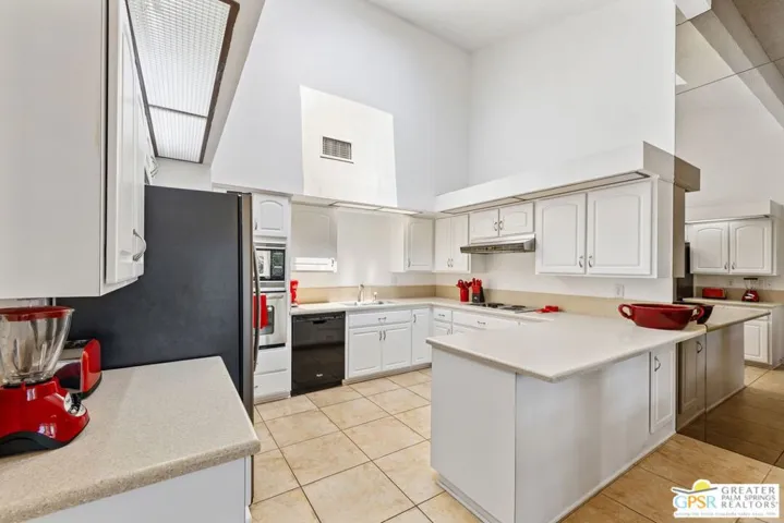 2671 N Whitewater Club Drive, Palm Springs, California 92262