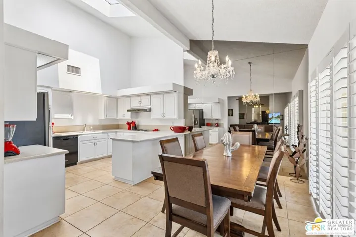 2671 N Whitewater Club Drive, Palm Springs, California 92262