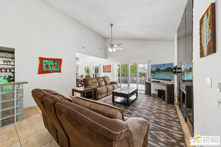 2671 N Whitewater Club Drive, Palm Springs, California 92262