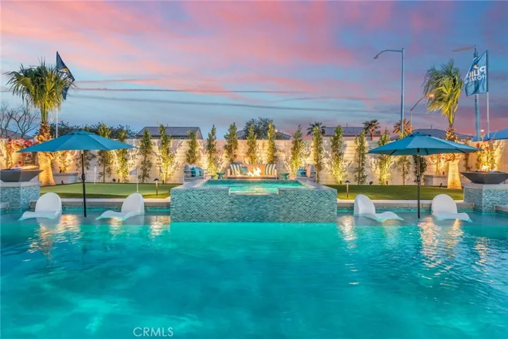 Sparkling Pool!