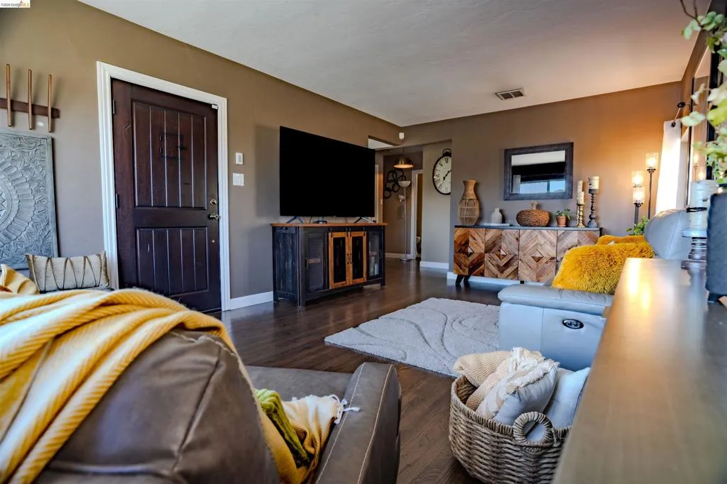 11 Fairview Ave, Vallejo, California 94590 — photo 4
