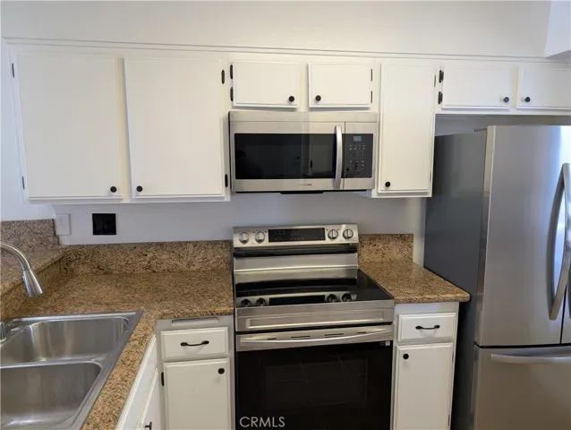 Electric range and oven, refrigerator is included