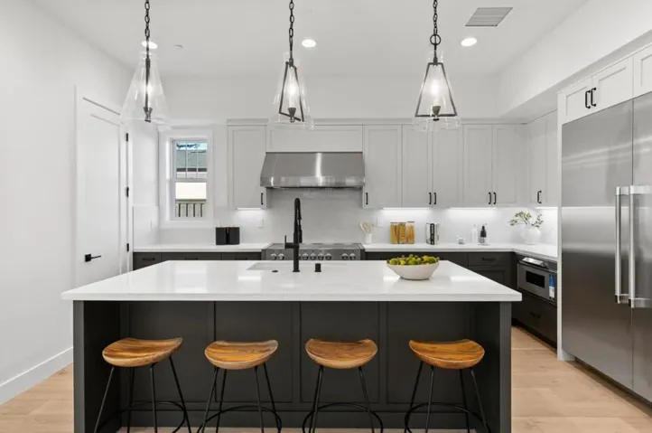 15675 El Gato Lane, Los Gatos, California 95032
