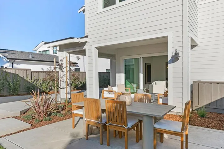 15675 El Gato Lane, Los Gatos, California 95032