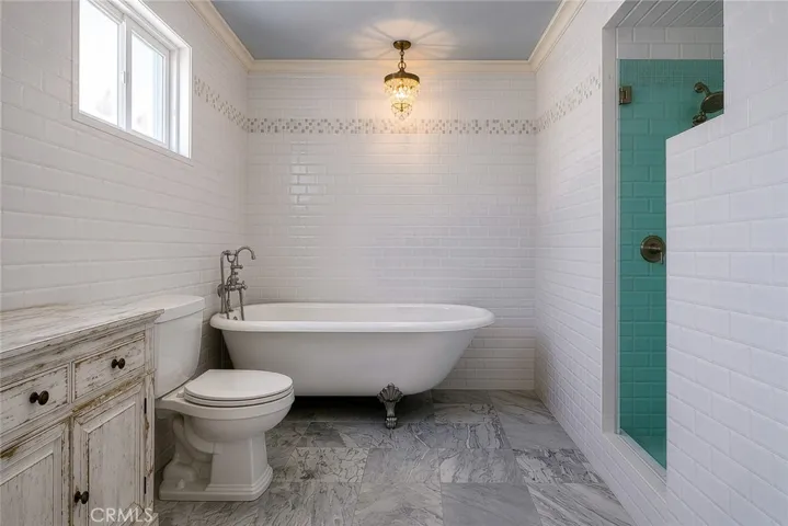 331 Walnut Street, Newport Beach, California 92663
