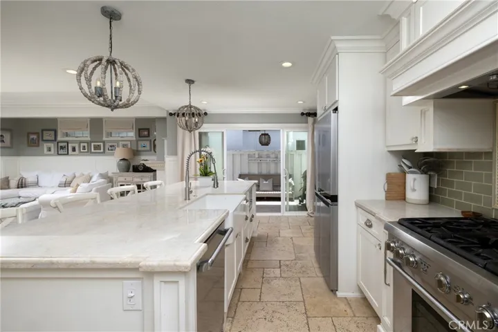 331 Walnut Street, Newport Beach, California 92663
