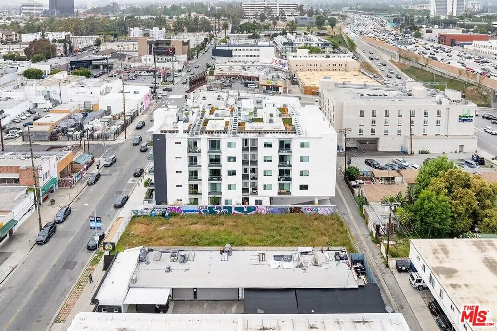1656 Sawtelle Boulevard, Los Angeles, California 90025 — photo 4