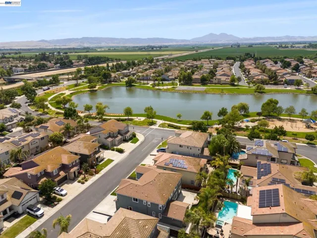 6217 Crystal Springs Circle, Discovery Bay, California 94505-2628