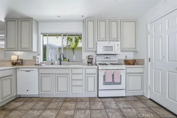 989 Bluebell Way, San Luis Obispo, California 93401