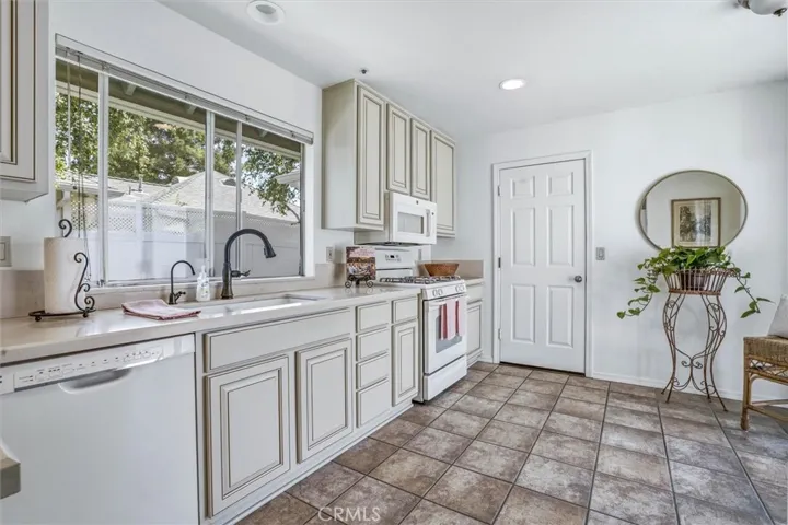 989 Bluebell Way, San Luis Obispo, California 93401
