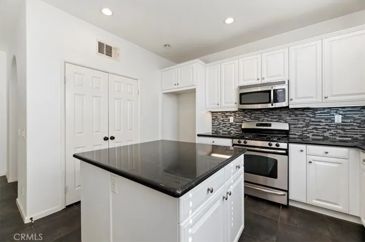 4433 Owens, Corona, California 92883