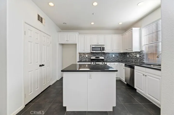 4433 Owens, Corona, California 92883