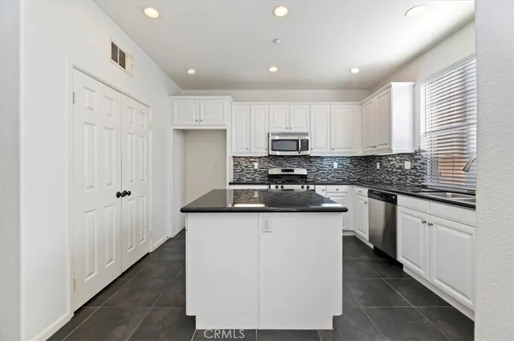 4433 Owens, Corona, California 92883