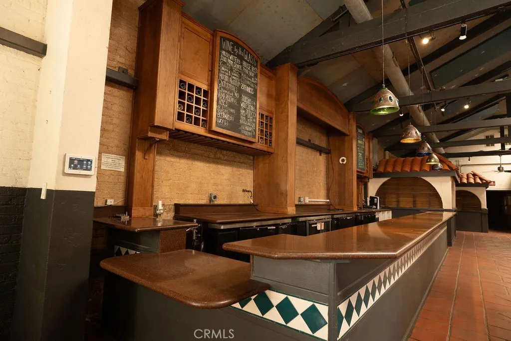 Large Bar Large Bar