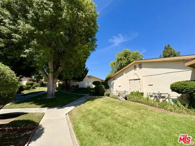 26833 Avenue Of The Oaks A, Newhall, California 91321 — photo 4