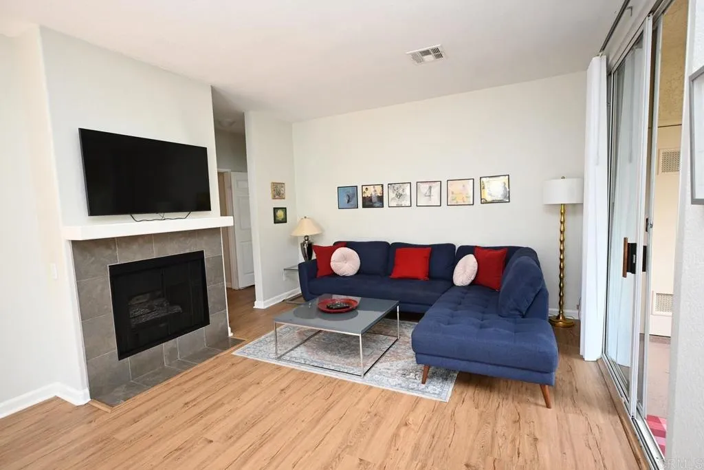 10880 Sabre Hill Drive 298, San Diego, California 92128 — photo 5