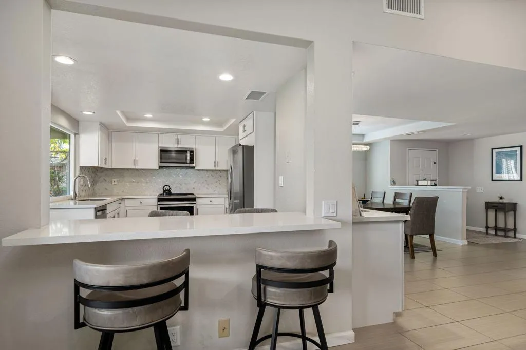6-web-or-mls-AMLakes'_OPMG_0126_006