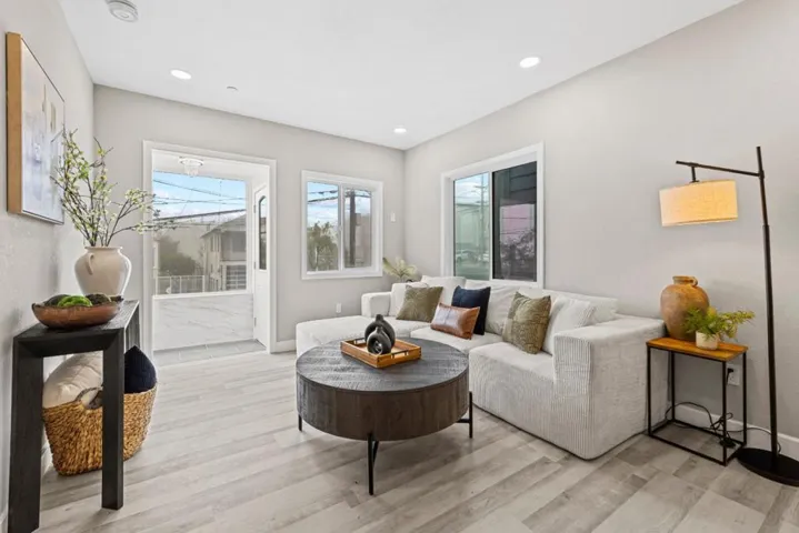 390 Guttenberg Street, Daly City, California 94014