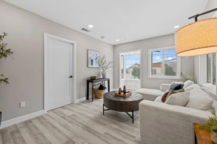 390 Guttenberg Street, Daly City, California 94014