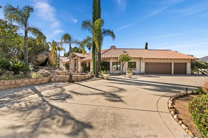 3004 Via Donito, Alpine, California 91901