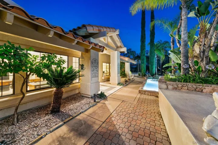 3004 Via Donito, Alpine, California 91901