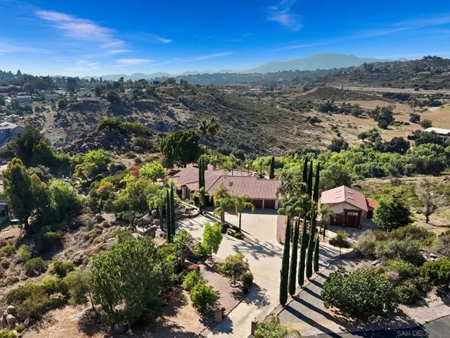 3004 Via Donito, Alpine, California 91901