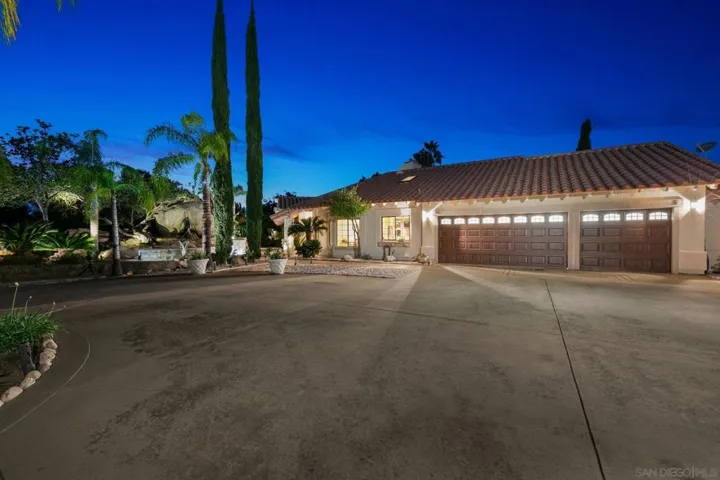 3004 Via Donito, Alpine, California 91901