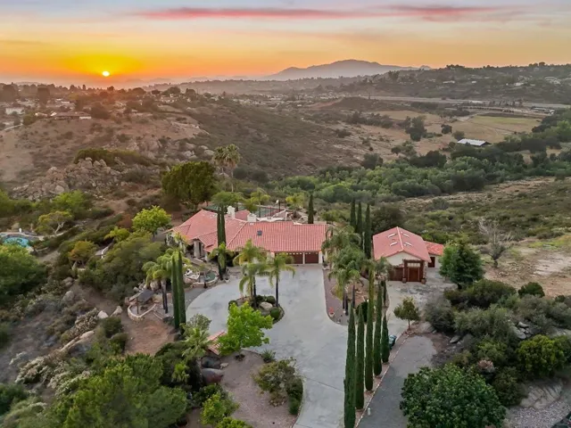 3004 Via Donito, Alpine, California 91901
