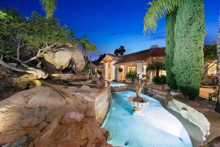 3004 Via Donito, Alpine, California 91901