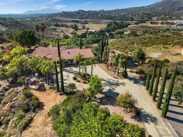 3004 Via Donito, Alpine, California 91901