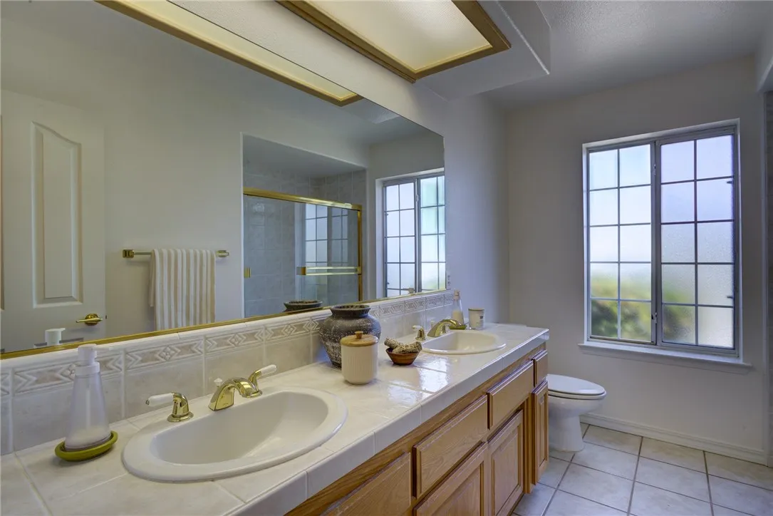 Bathroom between bedrooms 2 and 3