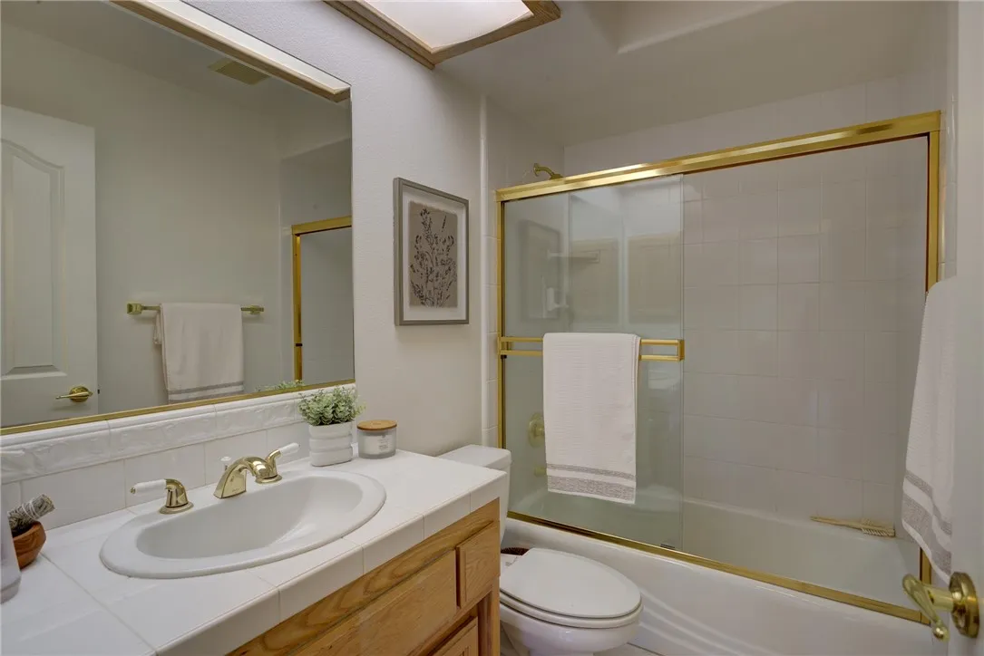 Bathroom off the 4th bedroom