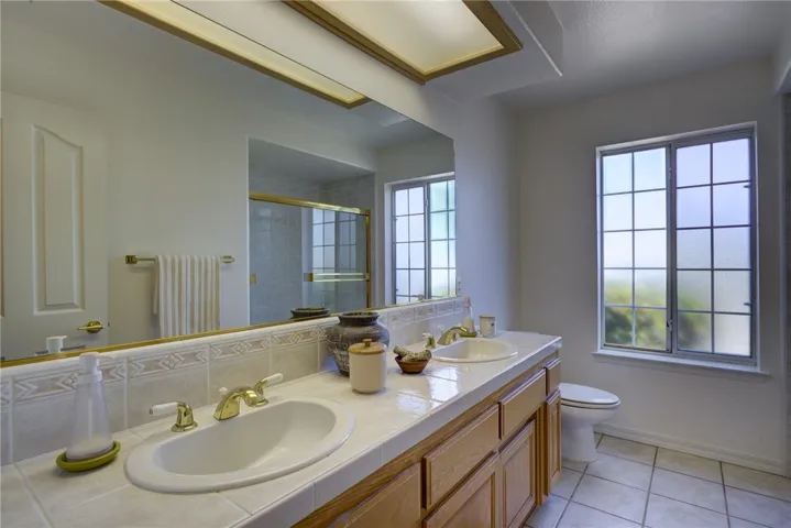 Bathroom between bedrooms 2 and 3