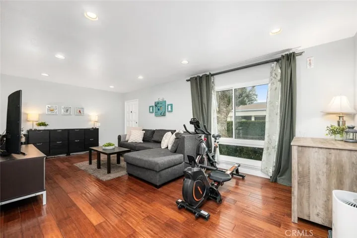 10018 Bloomfield, Cypress, California 90630