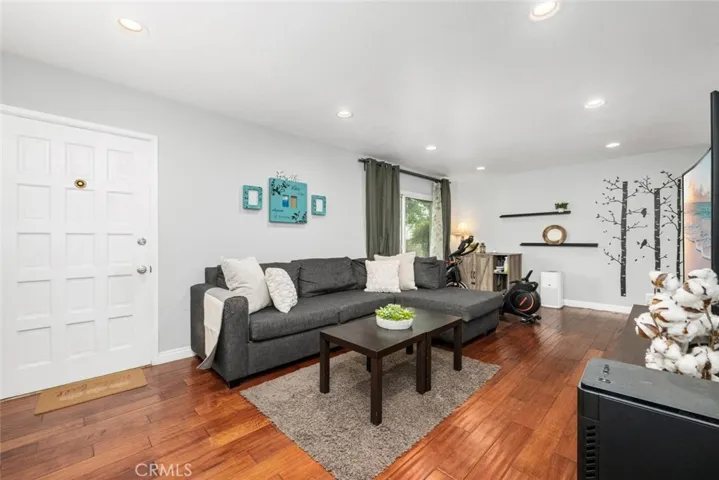 10018 Bloomfield, Cypress, California 90630