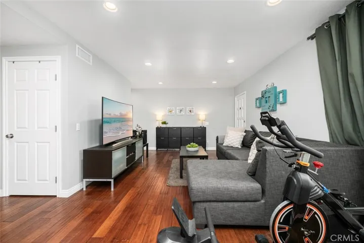10018 Bloomfield, Cypress, California 90630