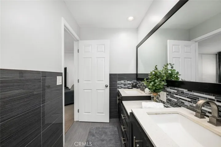 10018 Bloomfield, Cypress, California 90630