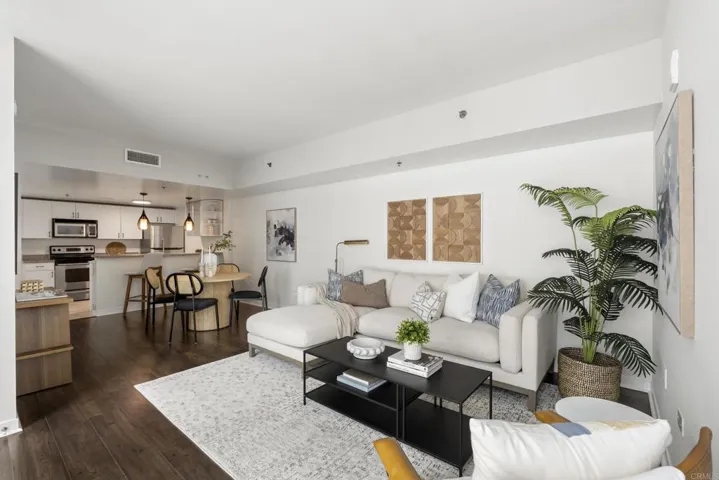 425 W Beech Street 403, San Diego, California 92101