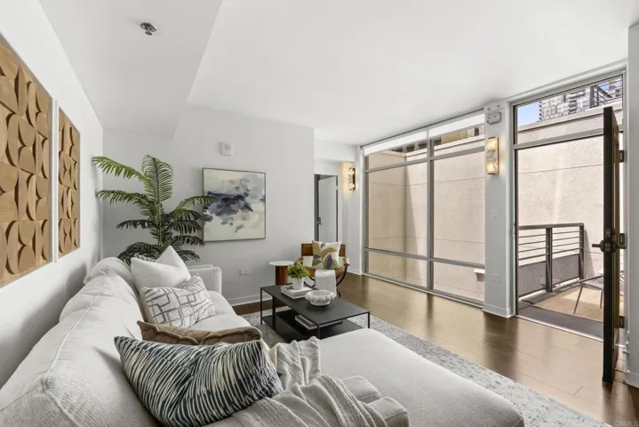425 W Beech Street 403, San Diego, California 92101