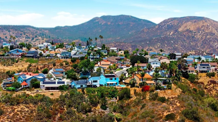 6731 Lofty View, San Diego, California 92120