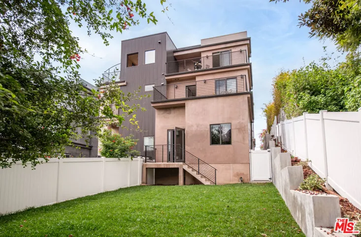 1882 Lucretia Avenue, Los Angeles, California 90026