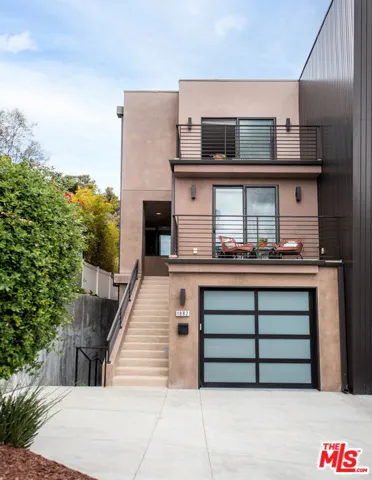 1882 Lucretia Avenue, Los Angeles, California 90026