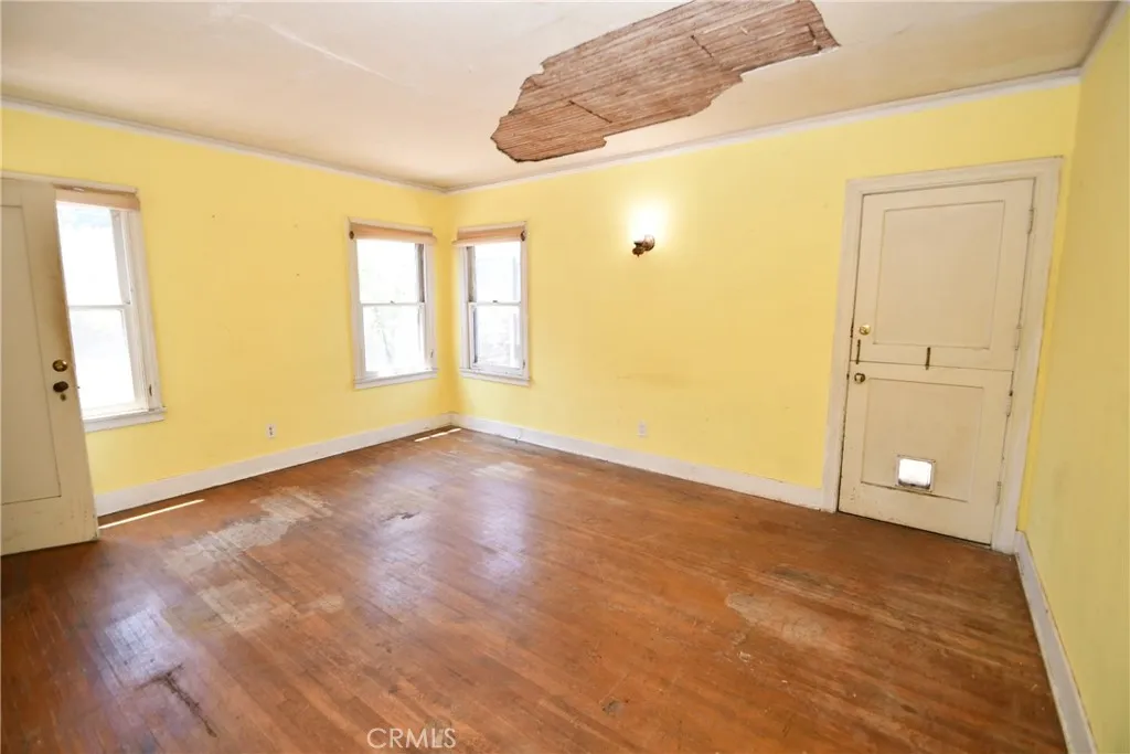 Main house bedroom 2