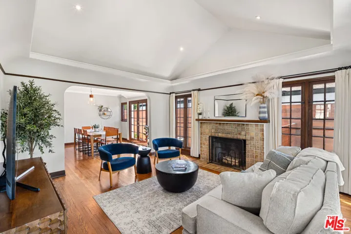 516 N Mansfield Avenue, Los Angeles, California 90036