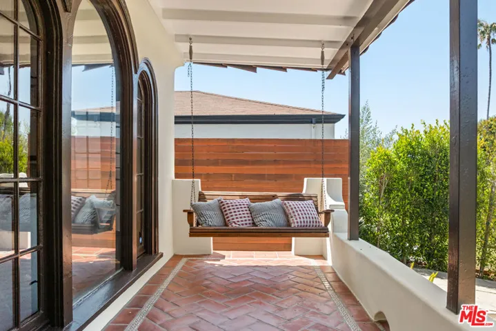 516 N Mansfield Avenue, Los Angeles, California 90036